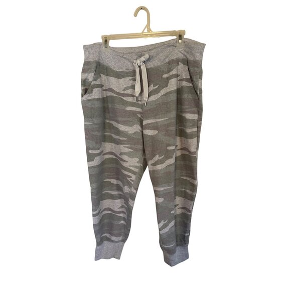 Aerie gray camo sweat pants with draw string size L - Picture 1 of 7
